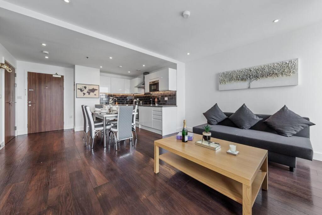 Beautiful Living Sleep 7 In London Bp34 Appartement Buitenkant foto